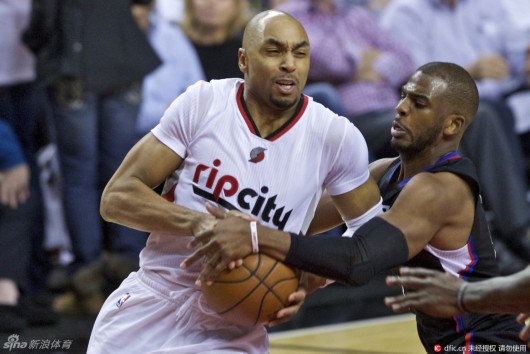 场上任何一 场上任何一